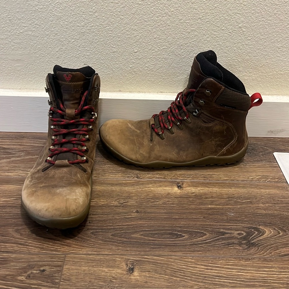 Vivo barefoot Tracker II. Worn but still in great shape. Men’s EU size 42.